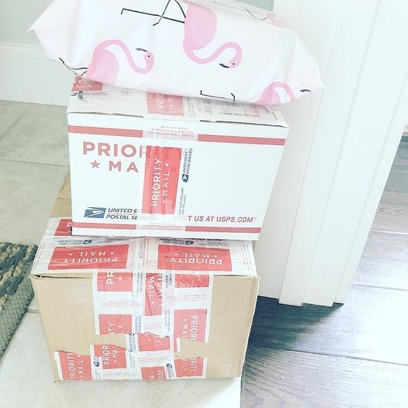 Posh Packages 💕 - Picture 2 of 4